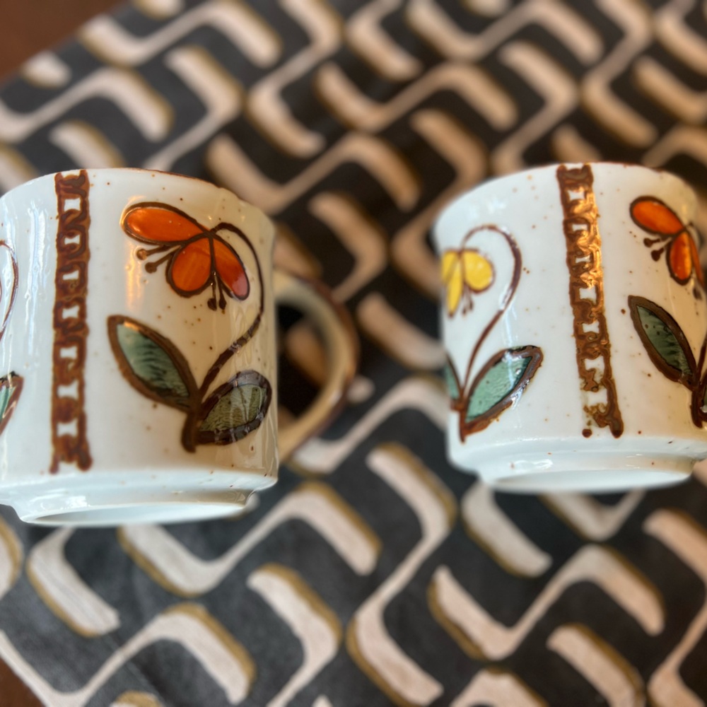 ๐งก๐ Vintage 1970s Pair of Speckled Stoneware Mugs - Picture 9 of 10